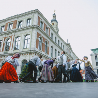 RKTMC “Mazā ģilde” visu paaudžu deju kolektīvu lielkoncerts “Vidusvasaras dzīvestības” - 