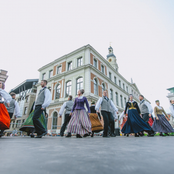 RKTMC “Mazā ģilde” visu paaudžu deju kolektīvu lielkoncerts “Vidusvasaras dzīvestības” - 