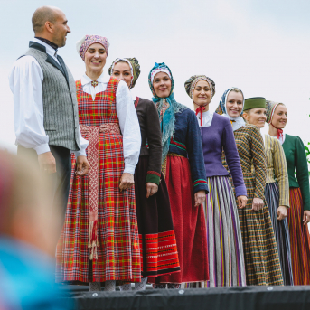 RKTMC “Mazā ģilde” visu paaudžu deju kolektīvu lielkoncerts “Vidusvasaras dzīvestības” - 