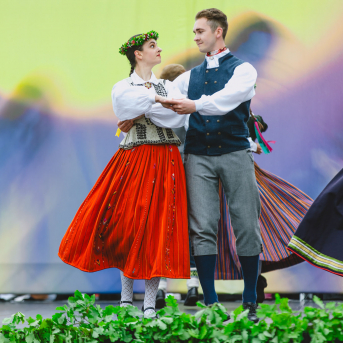 RKTMC “Mazā ģilde” visu paaudžu deju kolektīvu lielkoncerts “Vidusvasaras dzīvestības” - 