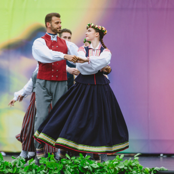 RKTMC “Mazā ģilde” visu paaudžu deju kolektīvu lielkoncerts “Vidusvasaras dzīvestības” - 