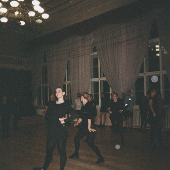 Marts 2025 / Filmiņa #3 - Martā dzīvojām kā labsajūtas kūrortā—starp labiem draugiem un jautriem pārsteigumiem. Izdejoti divi #Līgo80 koncerti un sirdis piepildītas līdz maliņām. Esam izauguši līdz aprīlim. Foto–Elza Luīze Zariņa