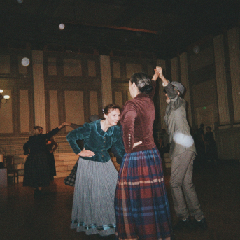 Marts 2025 / Filmiņa #3 - Martā dzīvojām kā labsajūtas kūrortā—starp labiem draugiem un jautriem pārsteigumiem. Izdejoti divi #Līgo80 koncerti un sirdis piepildītas līdz maliņām. Esam izauguši līdz aprīlim. Foto–Elza Luīze Zariņa