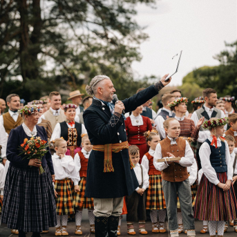 LĪGO. Ziedēšana. Atklāšana  - 