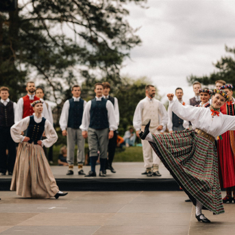 LĪGO. Ziedēšana. Atklāšana  - 