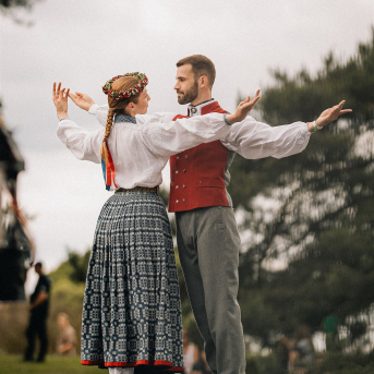 LĪGO. Ziedēšana. Atklāšana  - 