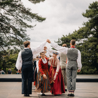 LĪGO. Ziedēšana. Atklāšana  - 