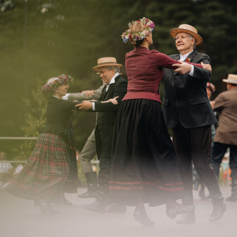 LĪGO. Ziedēšana. Atklāšana  - 