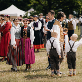 LĪGO. Ziedēšana. Atklāšana  - 
