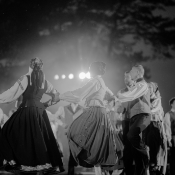 LĪGO. DIŽDIENA. Skatuviskās dejas mistērija. "MĒS DEVIŅI BĀLELIŅI" - 