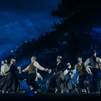 LĪGO. DIŽDIENA. Skatuviskās dejas mistērija. "MĒS DEVIŅI BĀLELIŅI" - 