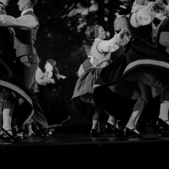 LĪGO. DIŽDIENA. Skatuviskās dejas mistērija. "MĒS DEVIŅI BĀLELIŅI" - 