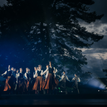 LĪGO. DIŽDIENA. Skatuviskās dejas mistērija. "MĒS DEVIŅI BĀLELIŅI" - 