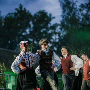 LĪGO. DIŽDIENA. Skatuviskās dejas mistērija. "MĒS DEVIŅI BĀLELIŅI" - 