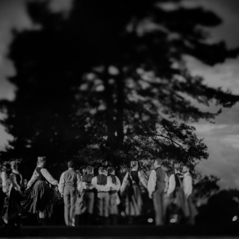 LĪGO. DIŽDIENA. Skatuviskās dejas mistērija. "MĒS DEVIŅI BĀLELIŅI" - 