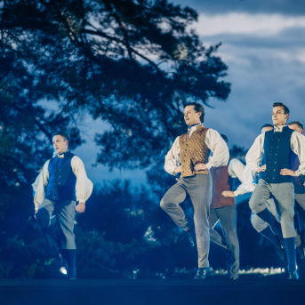 LĪGO. DIŽDIENA. Skatuviskās dejas mistērija. "MĒS DEVIŅI BĀLELIŅI" - 